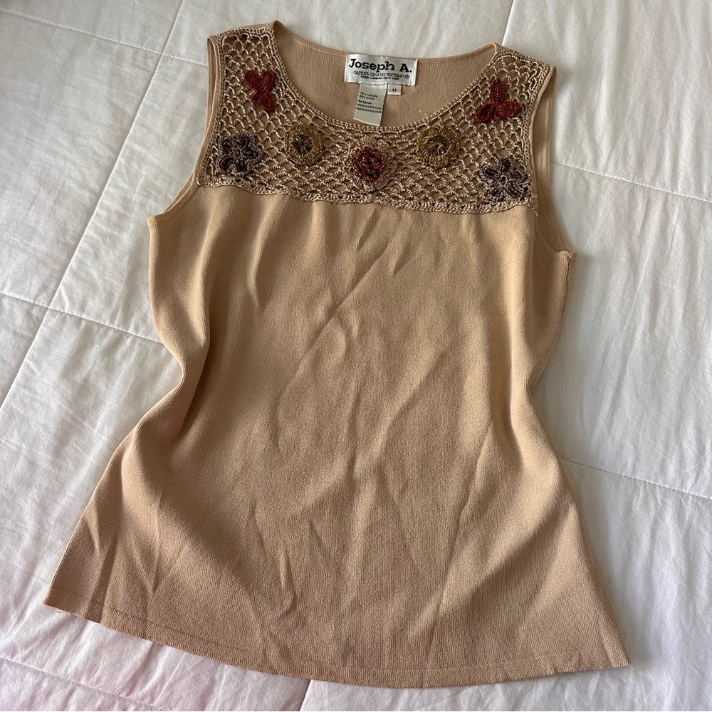 Vintage Joseph A. Crotchet Flower Cream Tank